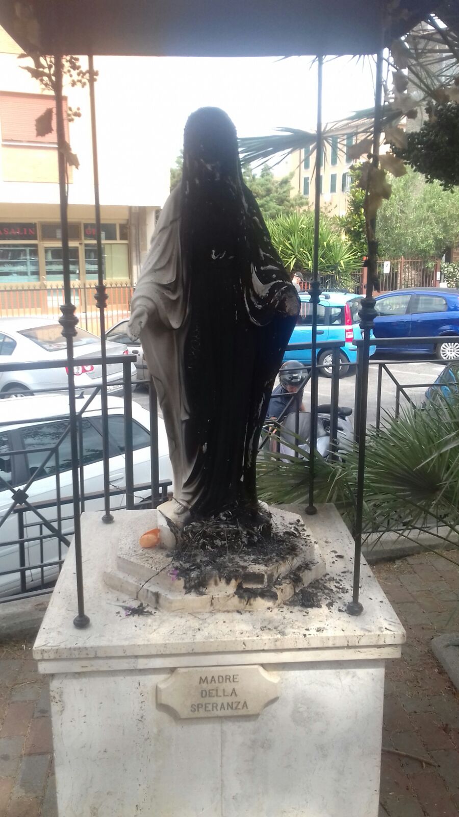 ViviMarino, dopo il rogo della Statua della Madonnina delle Vascarelle, denuncia lo stato di degrado e abbandono di numerosi siti pubblici